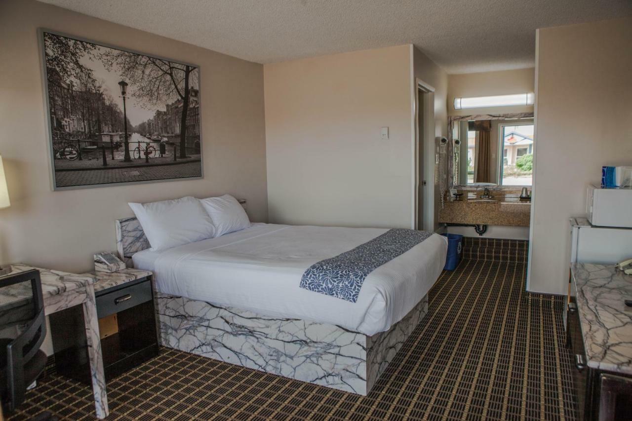 Canadian Motel Норт-Бетлфорд Екстер'єр фото